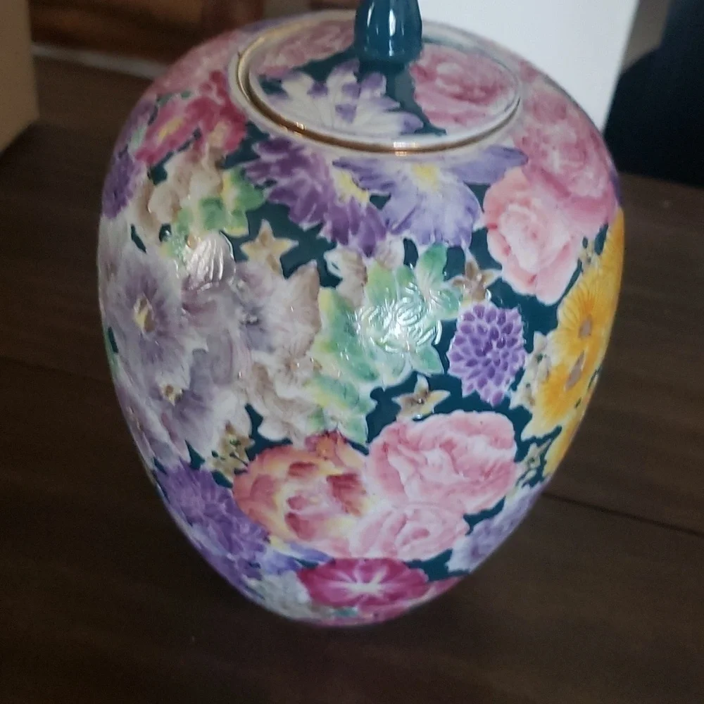 China Old Porcelain Pastel Glaze Golden-green floral Vase
